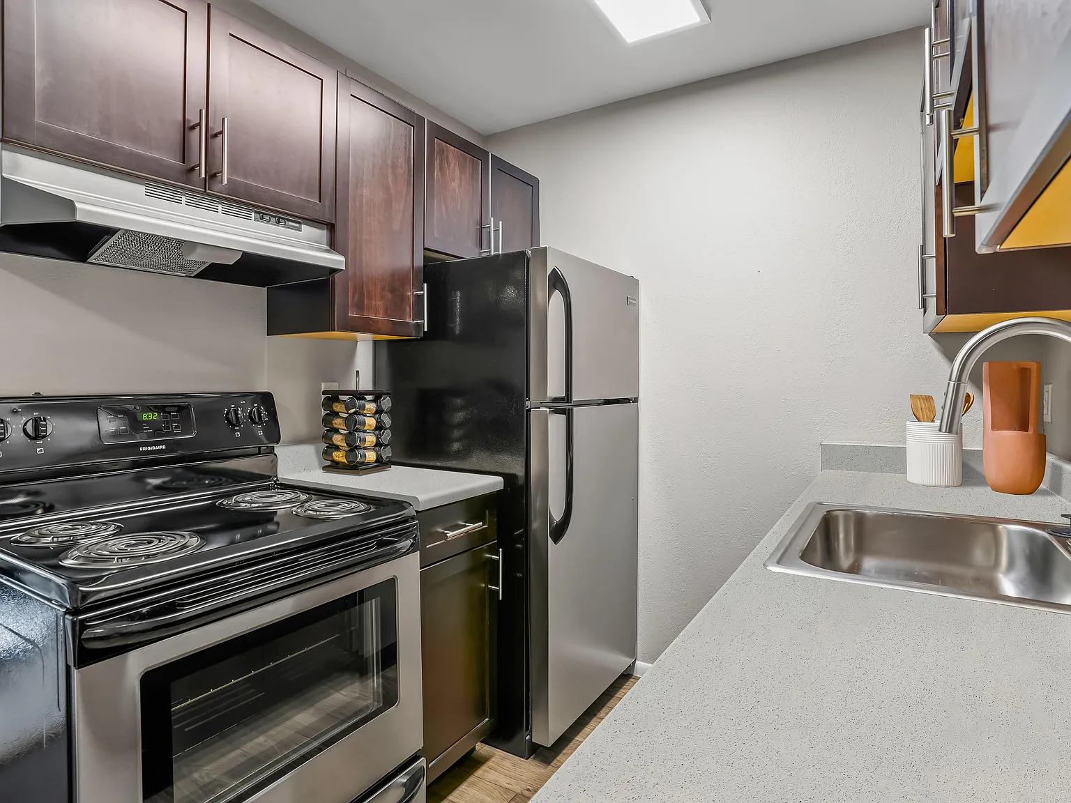 Callaway Apartments — Photo 2