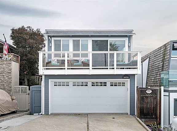 2nd image of 1070 Noria St