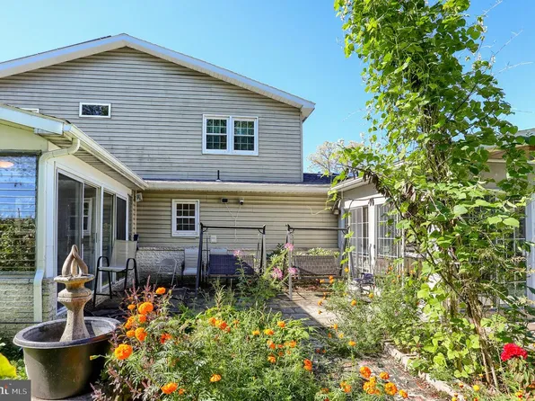 3806 Ridgeway Rd, Harrisburg, PA 17109