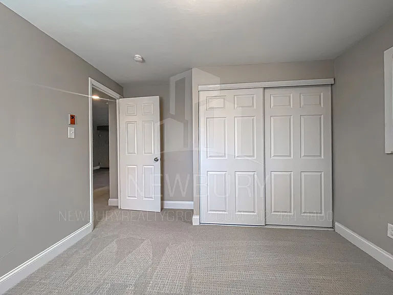 Poplar Apartments — Photo 22