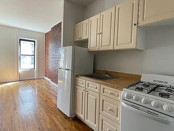 3rd image of 1109 1st Ave APT 5D
