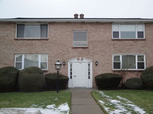 72 Old Lyme Dr BLDG B 4, Amherst, NY 14221