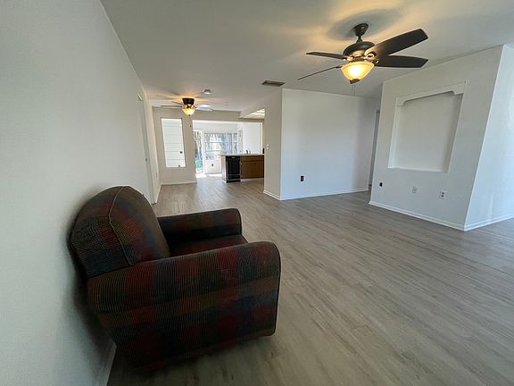 3rd image of 4604 Brooksdale Dr