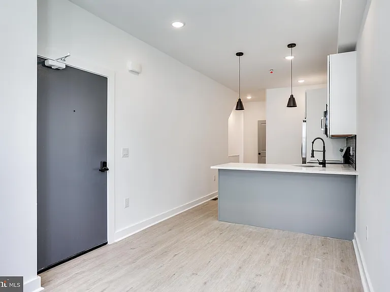 922 W Arizona St #1 — Photo 2
