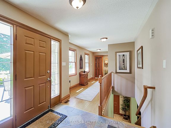 4th image of 19 Bristol Sands Cres