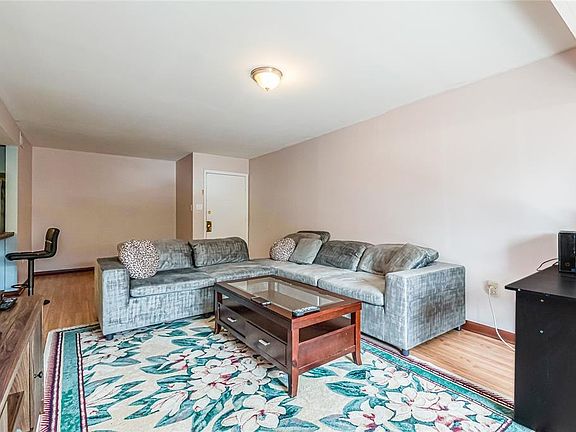 3rd image of 895 N Village Dr #101