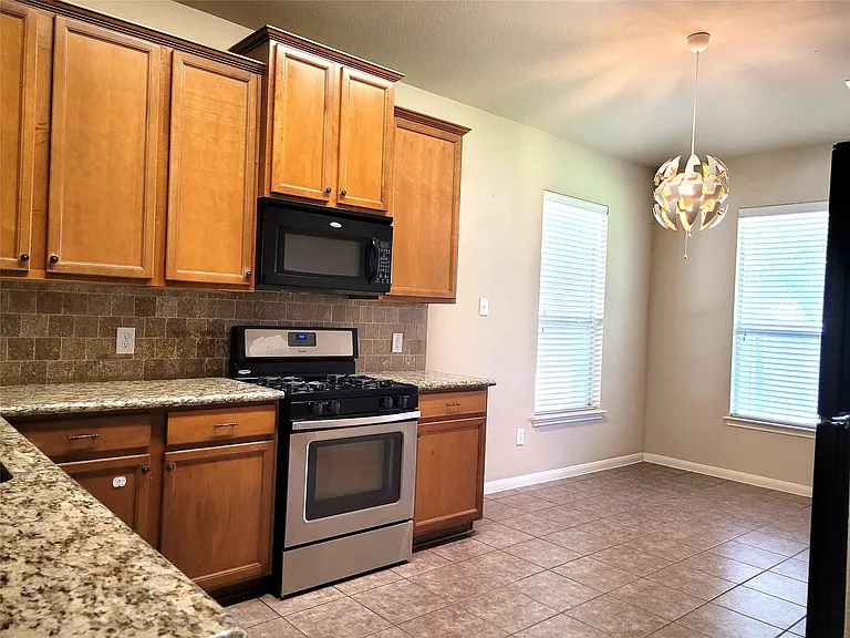 6042 Starbrook Creek Dr — Photo 8