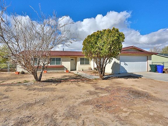 3rd image of 12434 Magnolia Ave