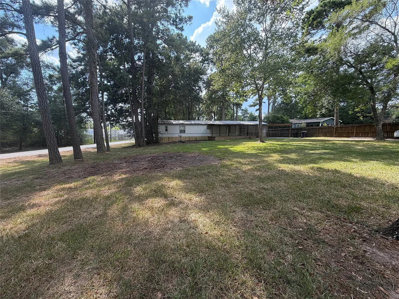 3 bed, 1152 sqft, $1,600 — Photo 2