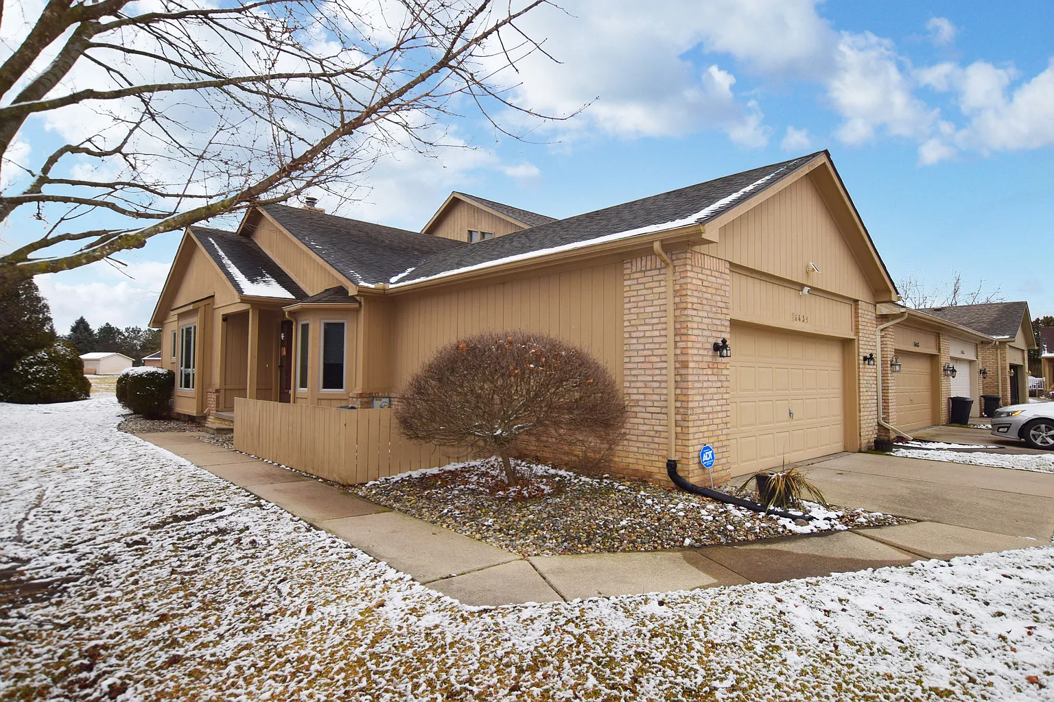 6439 Western Way photo 1