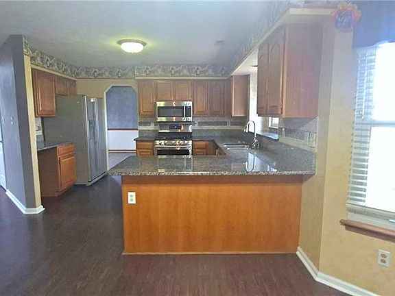 4th image of 1504 Prospect Dr