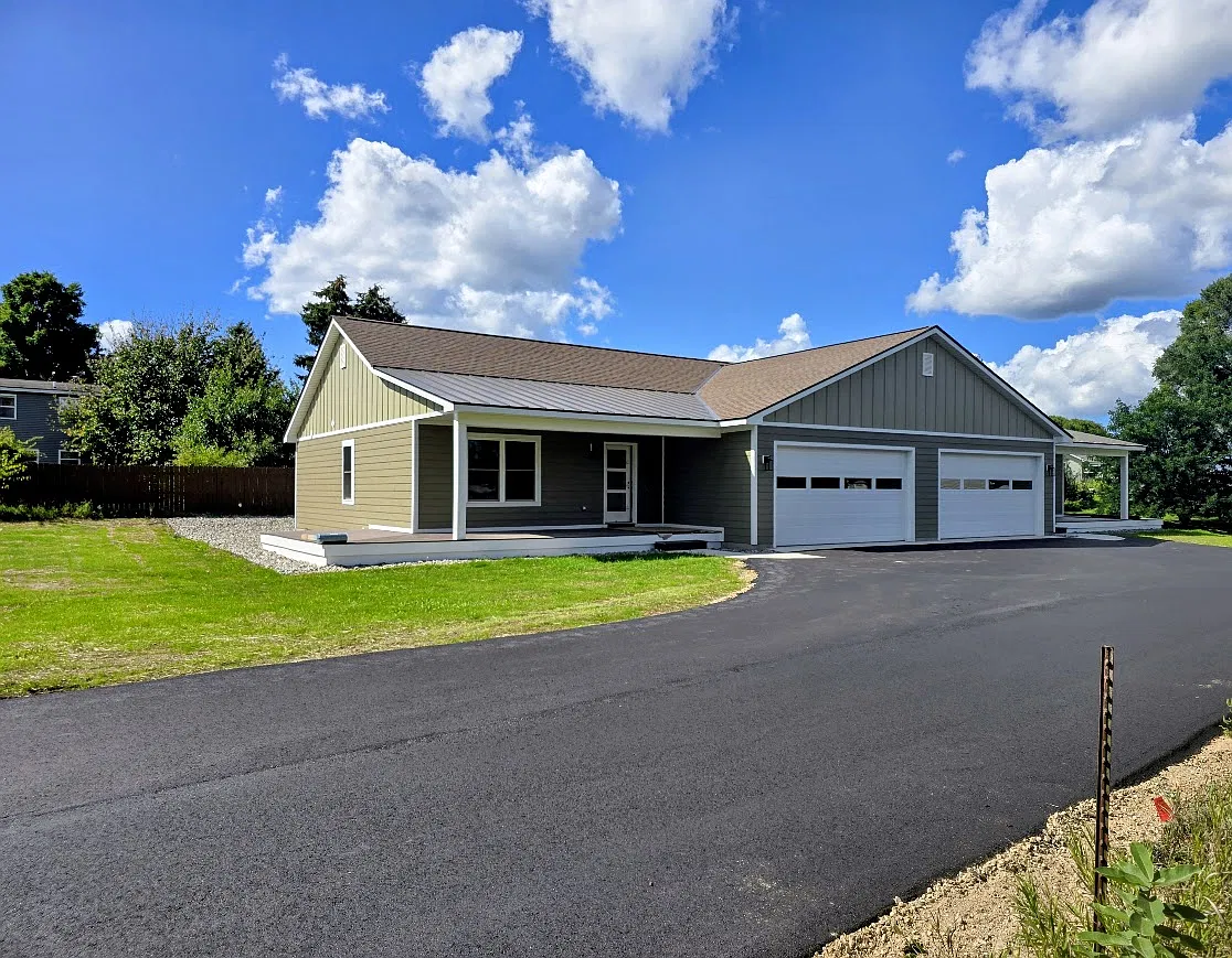 3856 Paddock Dr — Photo 1
