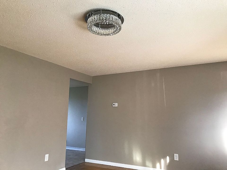 1st image of 32 Burke Dr