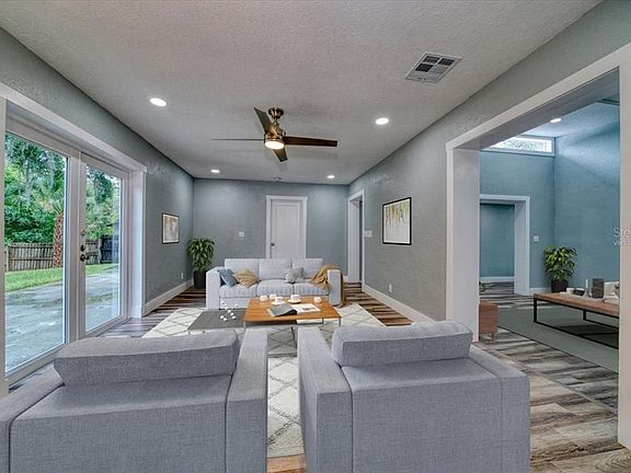 3rd image of 6609 Gulfport Blvd S