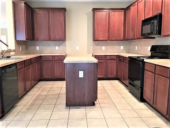 5th image of 9005 Water Oak Dr