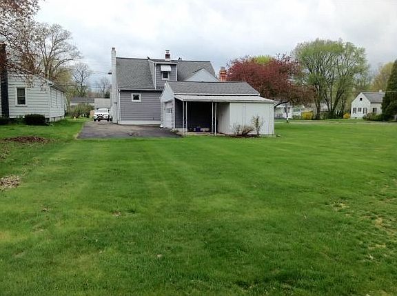 3rd image of 360 1st Ave