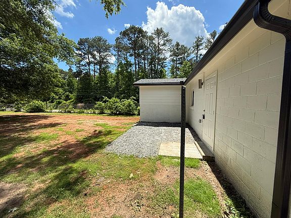 4th image of 7870 Rand Rd