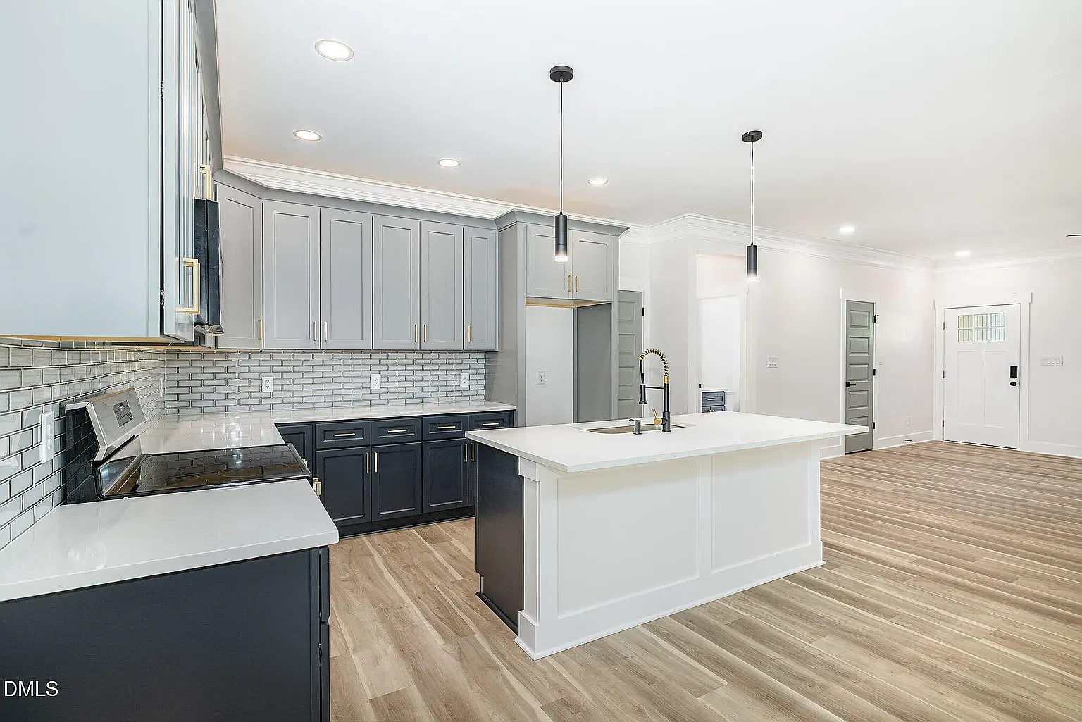 3 bed, 1703 sqft, $2,295 — Photo 4