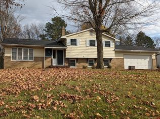 6053 Wild Turkey Rd, Grand Blanc, MI 48439