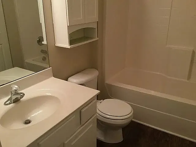 334 Aberdeen Cir — Photo 4