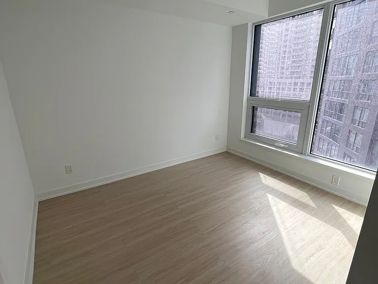 8 Wellesley St W #901 — Photo 4
