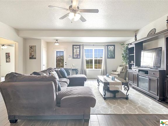5th image of 3607 Selena Dr