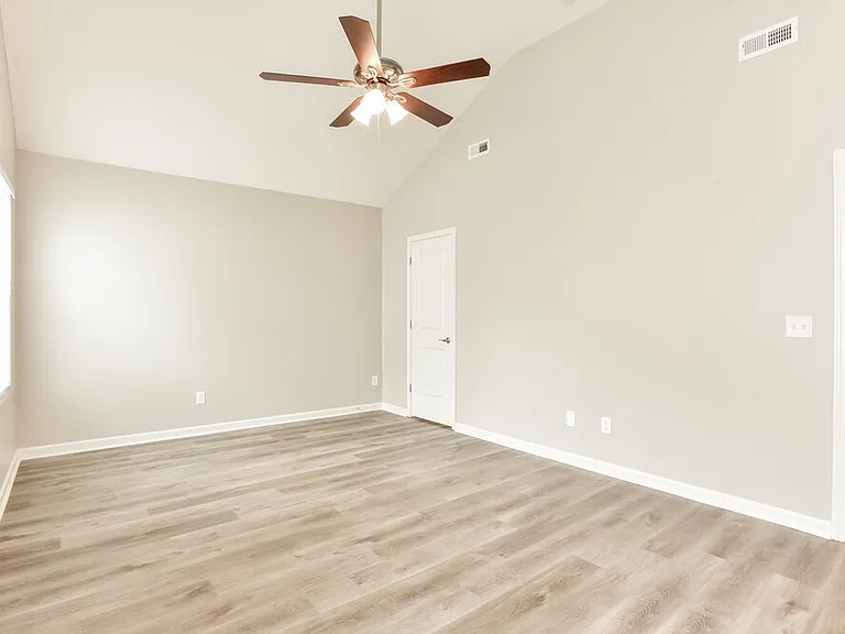 1631 Sunray Dr — Photo 14