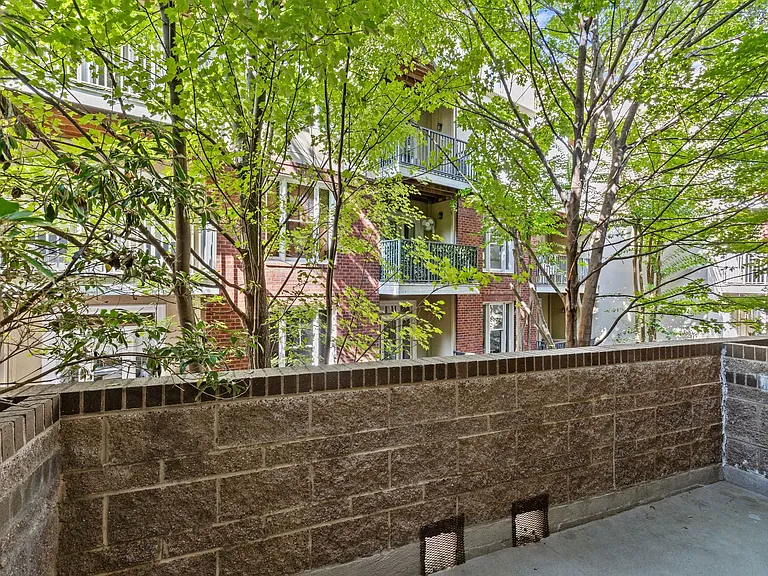 420 Queens Rd #7 — Photo 27