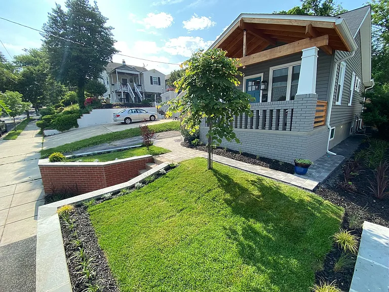 1435 Jackson St NE — Photo 2
