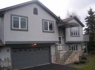 2501 Sumac Rdg, White Bear Lake, MN 55110