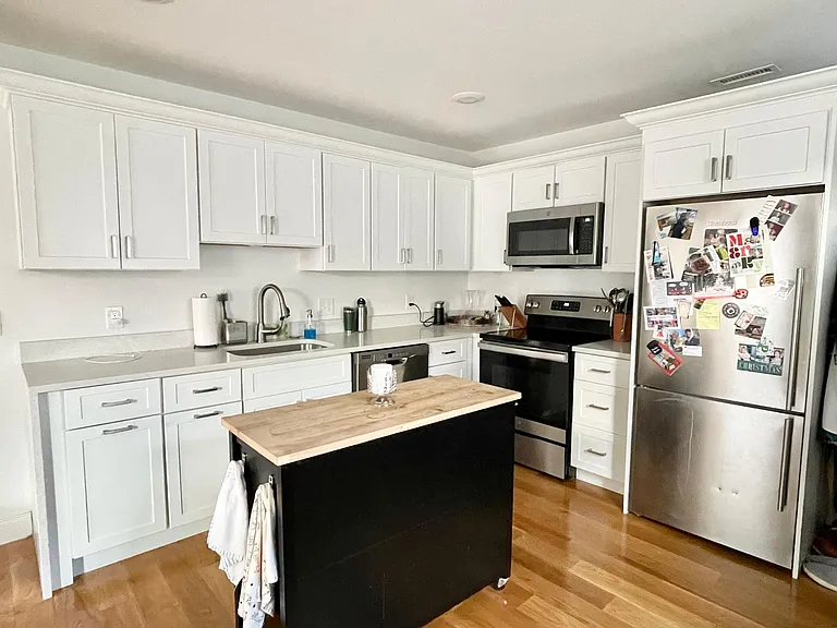 321 Lafayette St #2 — Photo 4