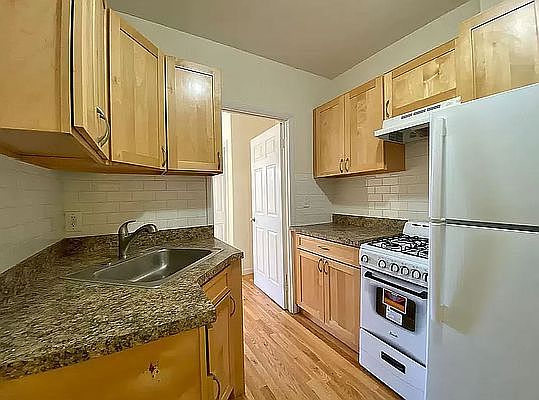 2nd image of 1604 1st Ave #4G