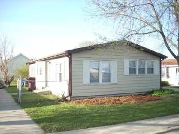 2223 Astor St, Sauk Village, IL 60411