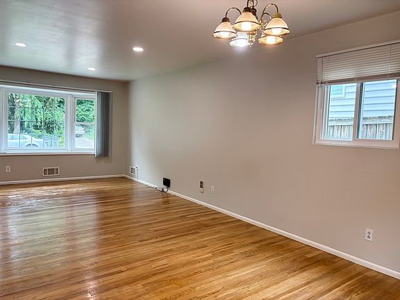 3rd image of 218 Upton St