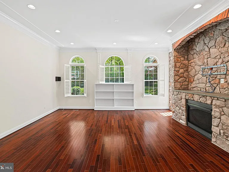 13551 Triadelphia Mill Rd — Photo 10