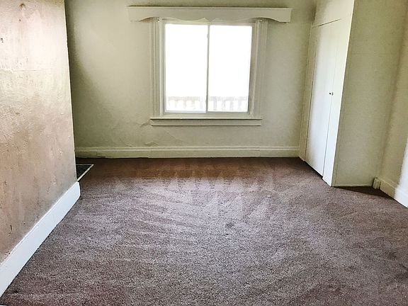 3rd image of 718 N Euclid Ave #1