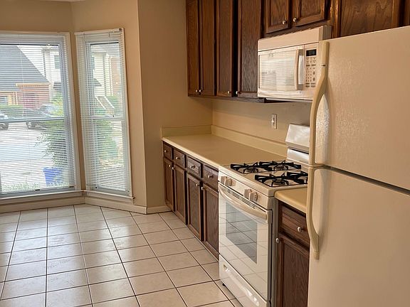 5th image of 1210 Magnolia Way SE