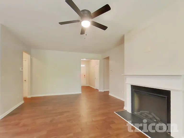 474 Lake Ridge Ln — Photo 3