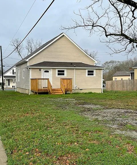 1605 Broad St NE — Photo 3