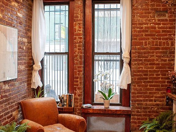 4th image of 347 W 44th St APT 1FE