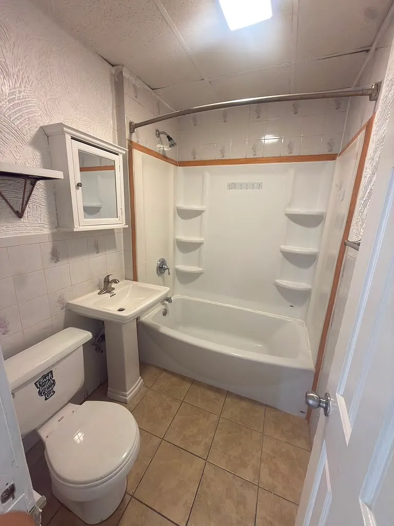 3 bed, $2,550 — Photo 4