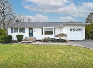 36 Shirley Ct, Commack, NY 11725