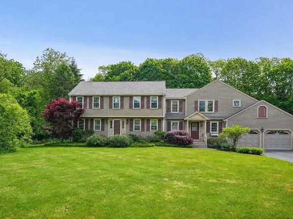 2 Berkley Cir, Hingham, MA 02043