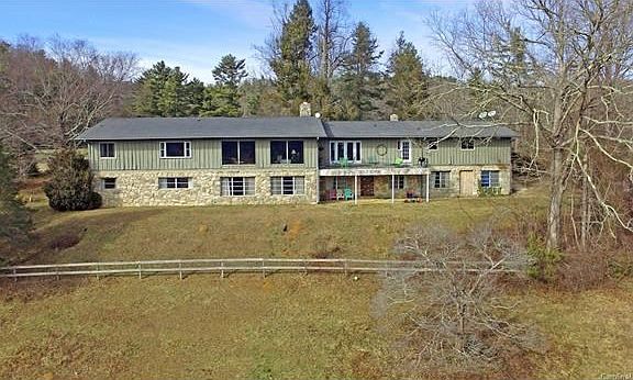 5th image of 125 Arrowhead Way