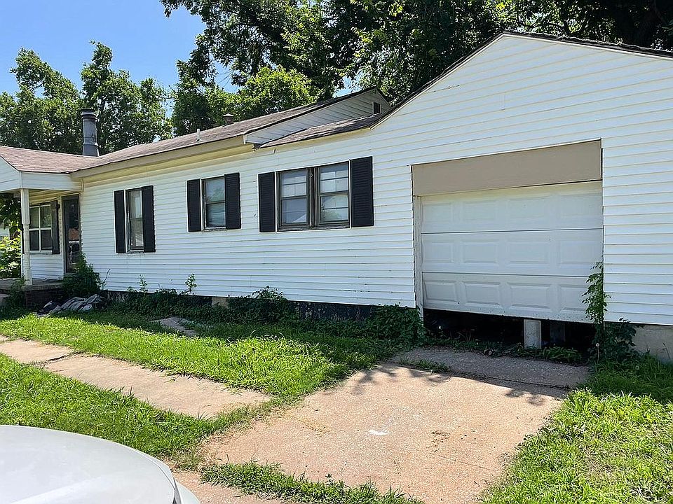 2nd image of 2104 Mickey Rd