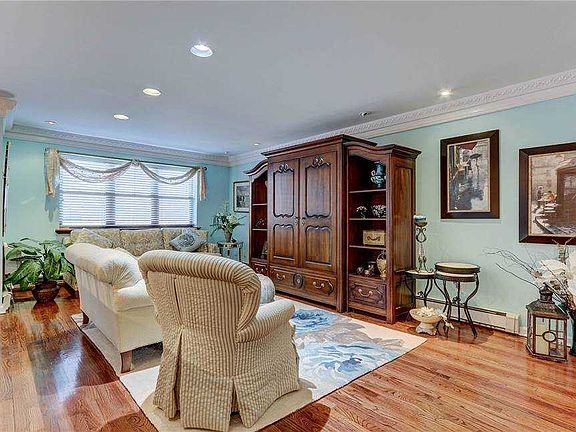 2nd image of 16 Florence Ave APT 24H