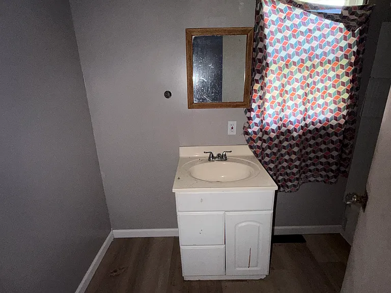 329 Park Ln — Photo 9