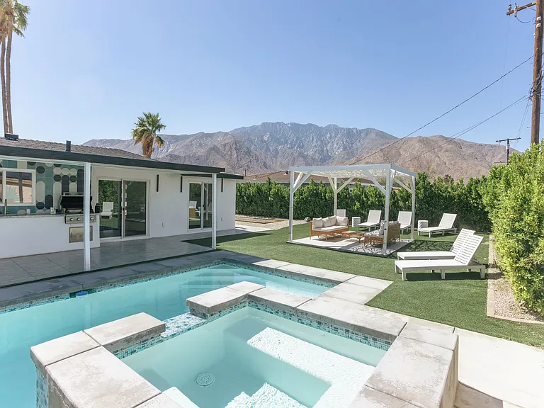 390 W Palm Vista Dr — Photo 1