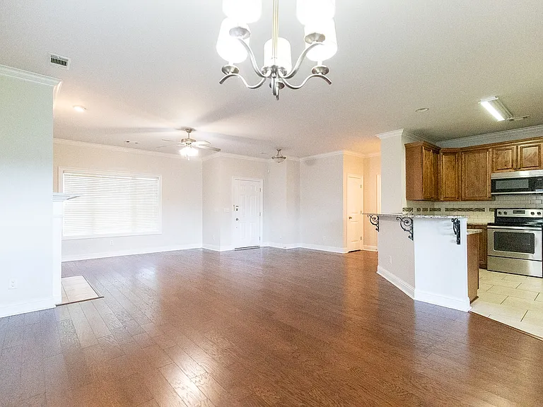 8804 Pemberton Park — Photo 5