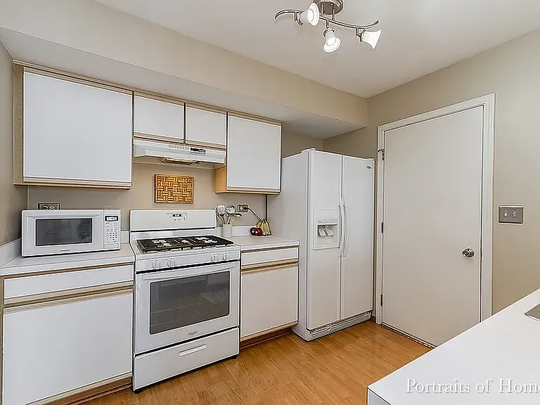 2 bed, 1.5 bath, 1052 sqft, $1,950 — Photo 4